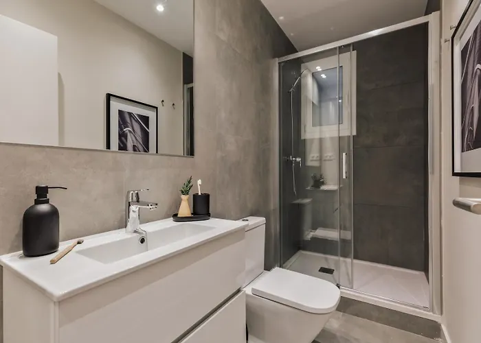 Yaz - 2 Bedrooms And Balcony In El Putxet Apartment