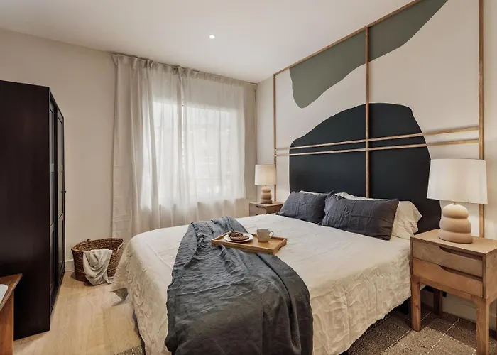 Yaz - 2 Bedrooms And Balcony In El Putxet Apartment *